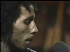 Bob Marley - Stand Alone Letra