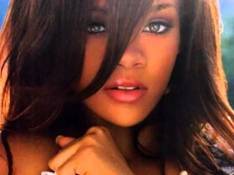 Singles Rihanna - A Girls Like Me Letra